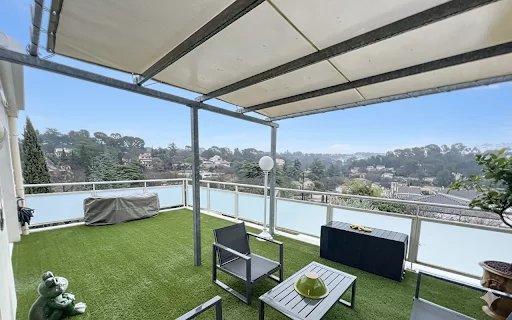 Appartement - 90 m² - 3 pièces