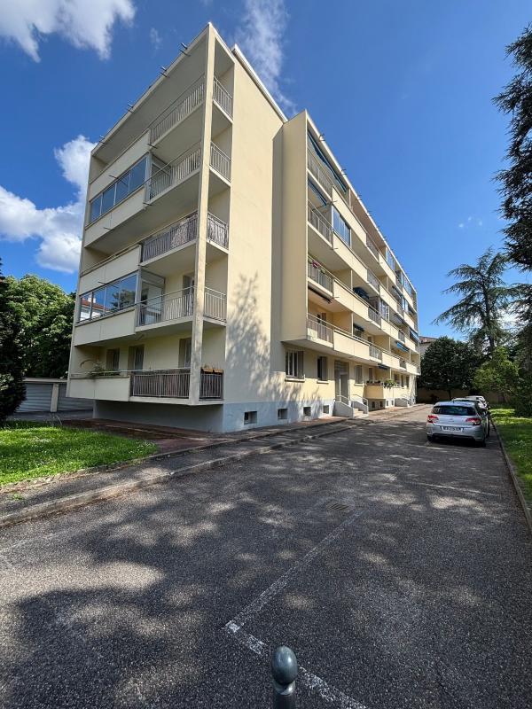 Appartement - 82 m² - 5 pièces