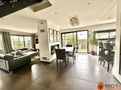 Maison - 130 m² - 5 pièces