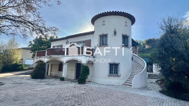 Maison - 187 m² - 9 pièces