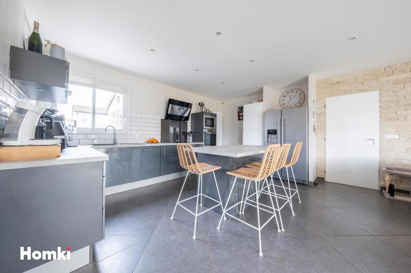 Maison - 121 m² - 5 pièces