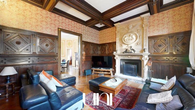 Château - 700 m² - 19 pièces