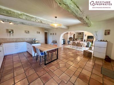 Propriété - 202 m² - 5 pièces