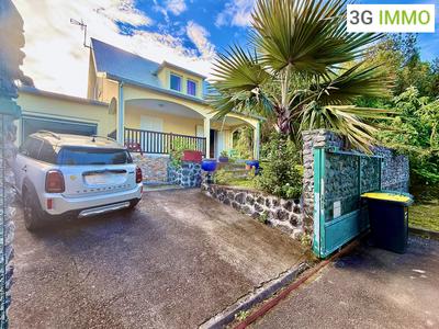 Maison - 90 m² - 8 pièces