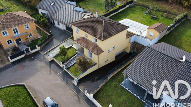 Maison - 180 m² - 7 pièces