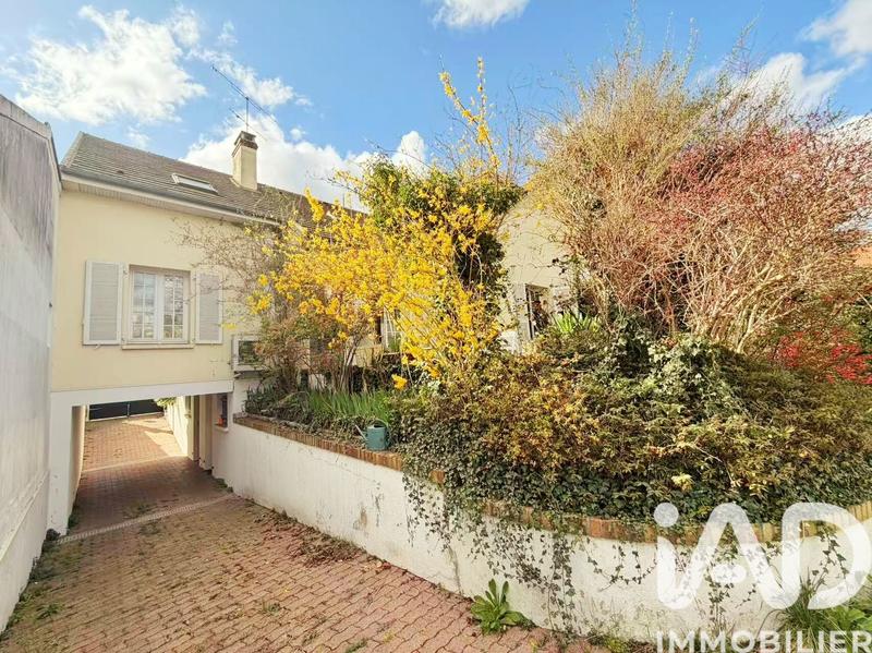 Maison - 226 m² - 9 pièces