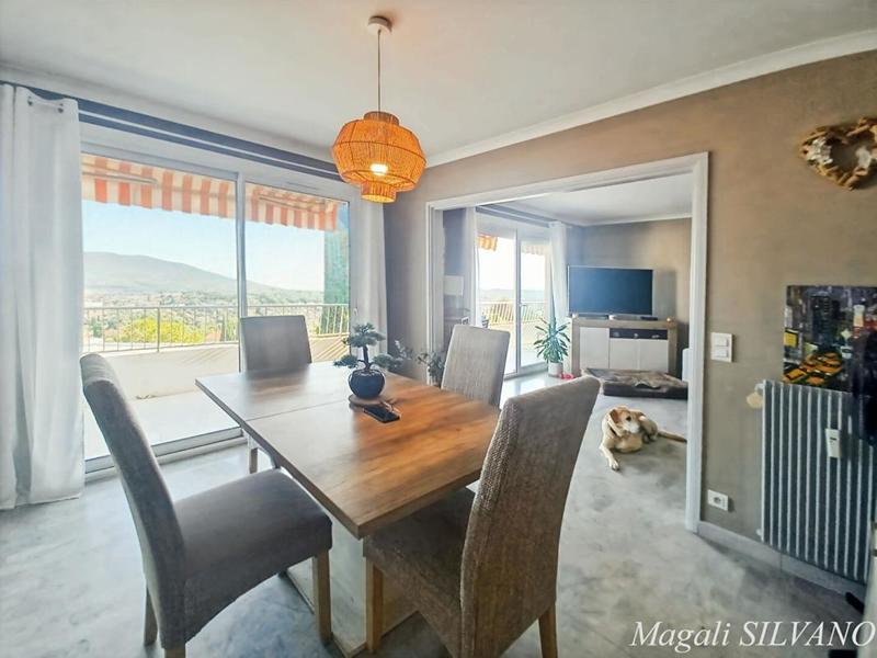 Appartement - 75 m² - 4 pièces