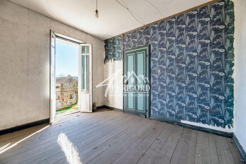 Maison - 311 m² - 15 pièces