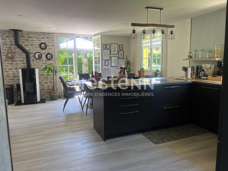 Maison - 90 m² - 5 pièces