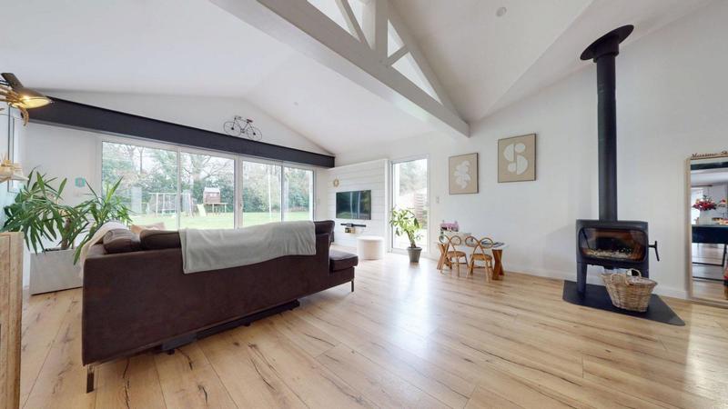 Pavillon - 183 m² - 7 pièces