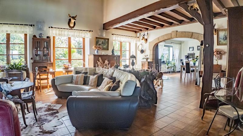 Propriété - 283 m² - 7 pièces