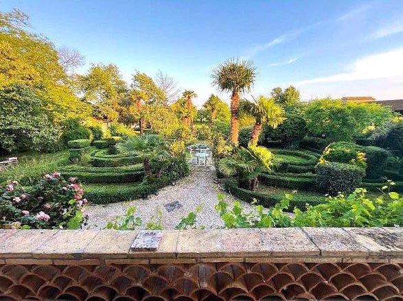 Château - 330 m² - 10 pièces