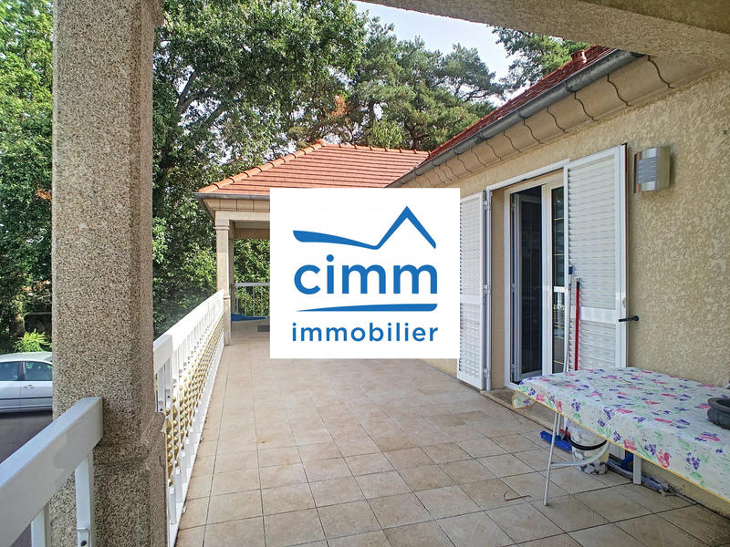 Maison - 194 m² - 6 pièces