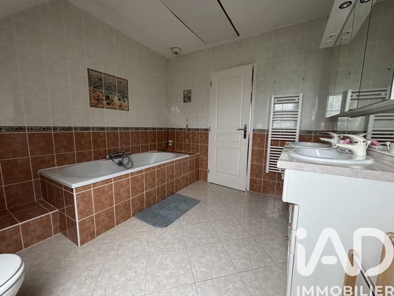 Maison - 180 m² - 8 pièces