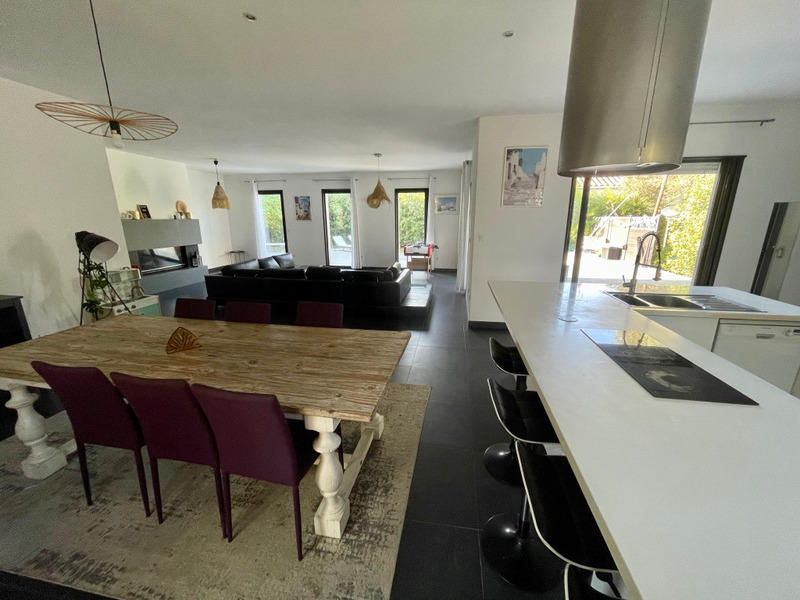 Maison - 195 m² - 5 pièces