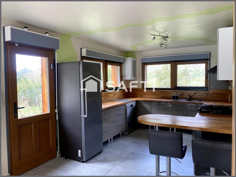 Maison - 121 m² - 6 pièces