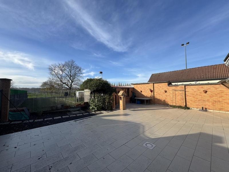 Maison - 143 m² - 6 pièces