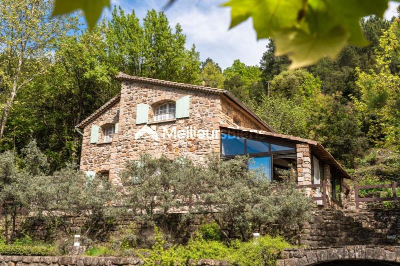 Maison - 204 m² - 8 pièces