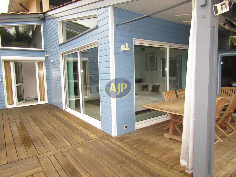 Maison - 111 m² - 5 pièces