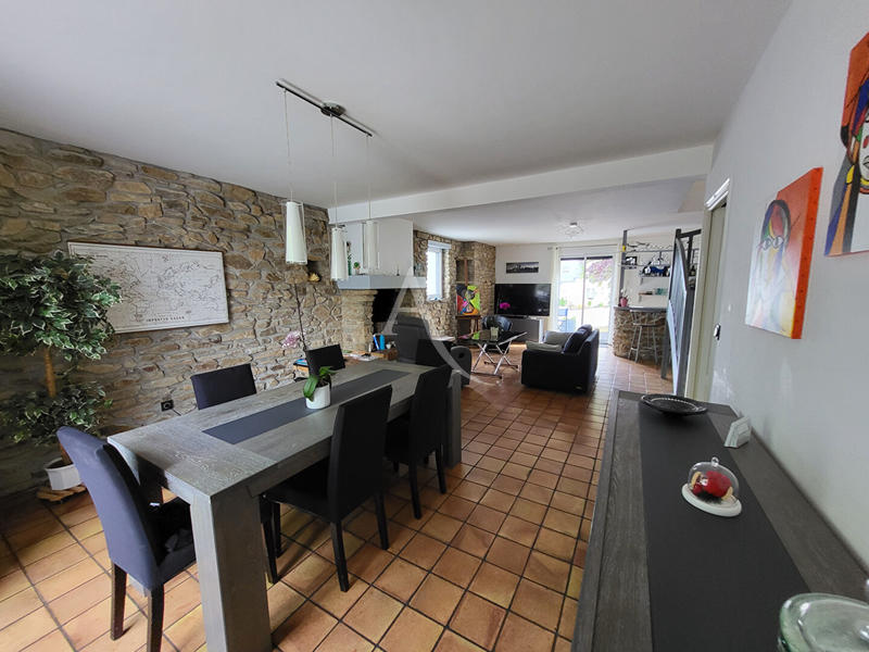 Maison - 180 m² - 7 pièces