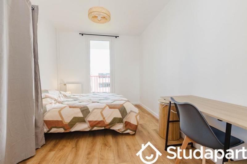 Chambre - 11 m² - 1 pièce