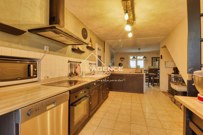 Maison - 90 m² - 5 pièces