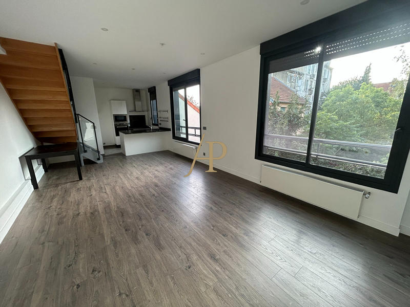 Appartement - 85 m² - 5 pièces