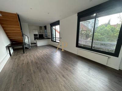 Appartement - 85 m² - 5 pièces