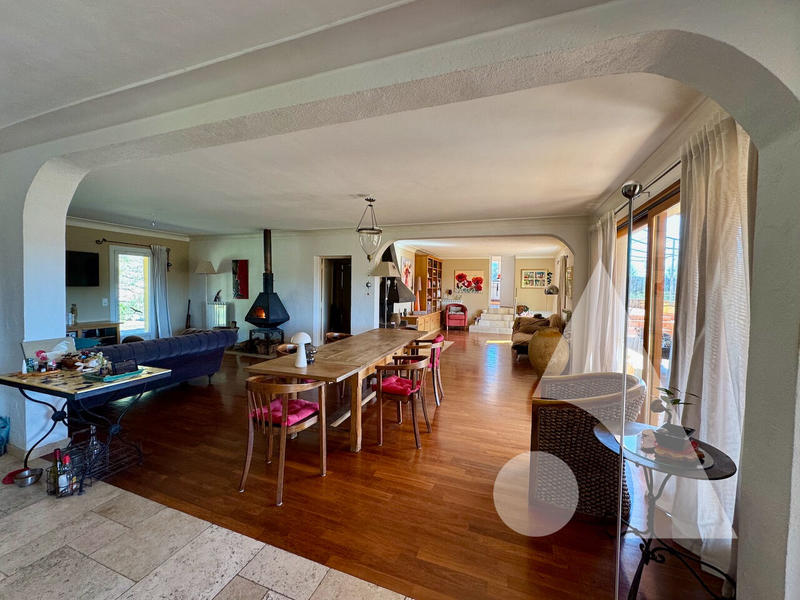 Maison - 180 m² - 5 pièces