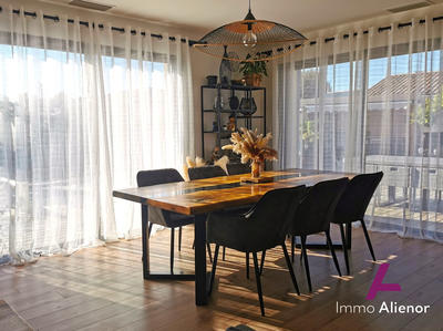 Maison - 111 m² - 4 pièces