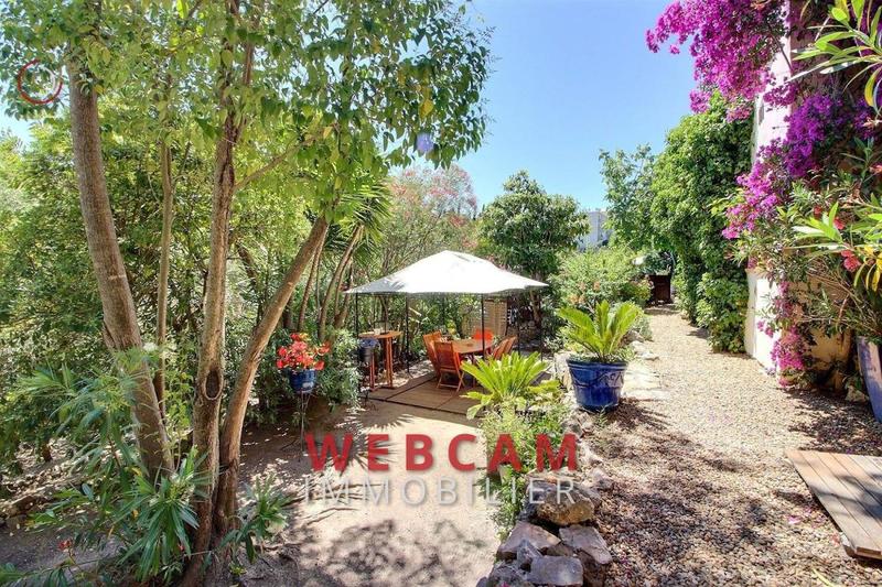 Propriété - 210 m² - 8 pièces