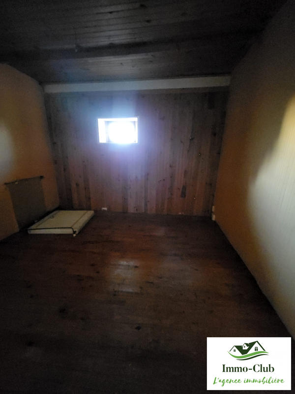 Maison ancienne - 180 m² - 3 pièces