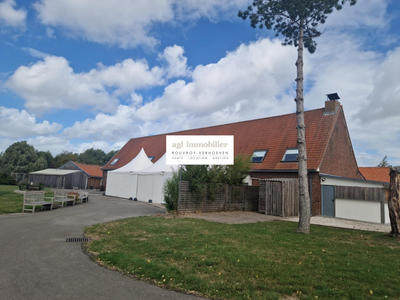 Maison - 483 m² - 12 pièces