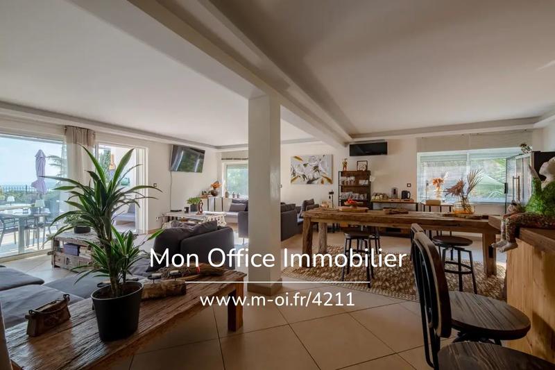 Maison - 308 m² - 10 pièces