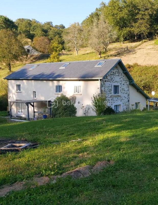 Maison - 185 m² - 8 pièces