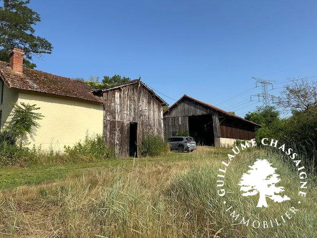 Maison traditionnelle - 254 m² - 8 pièces