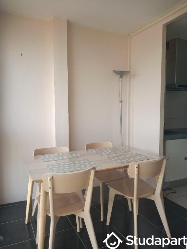 Chambre - 9 m² - 1 pièce