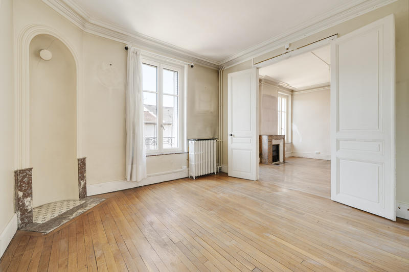 Maison - 270 m² - 11 pièces