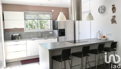 Maison - 92 m² - 4 pièces