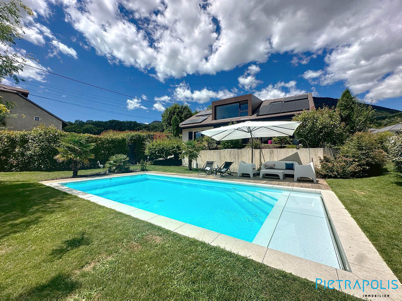 Villa - 195 m² - 6 pièces