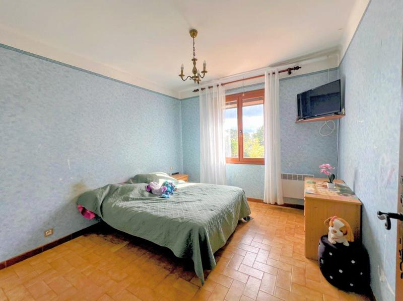 Maison traditionnelle - 182 m² - 7 pièces