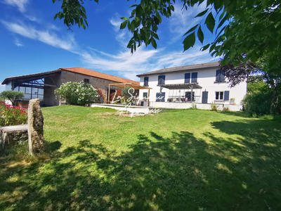 Propriété - 480 m² - 6 pièces