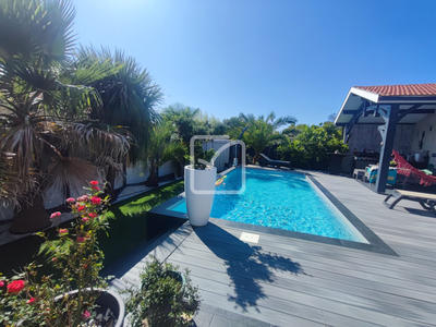 Propriété - 228 m² - 8 pièces