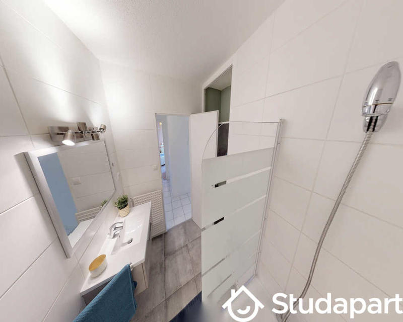 Chambre - 100 m² - 1 pièce