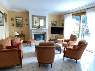 Maison - 209 m² - 6 pièces