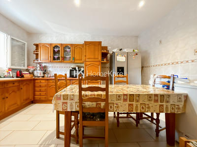 Maison - 230 m² - 10 pièces