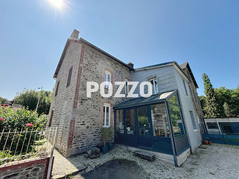 Maison - 160 m² - 8 pièces