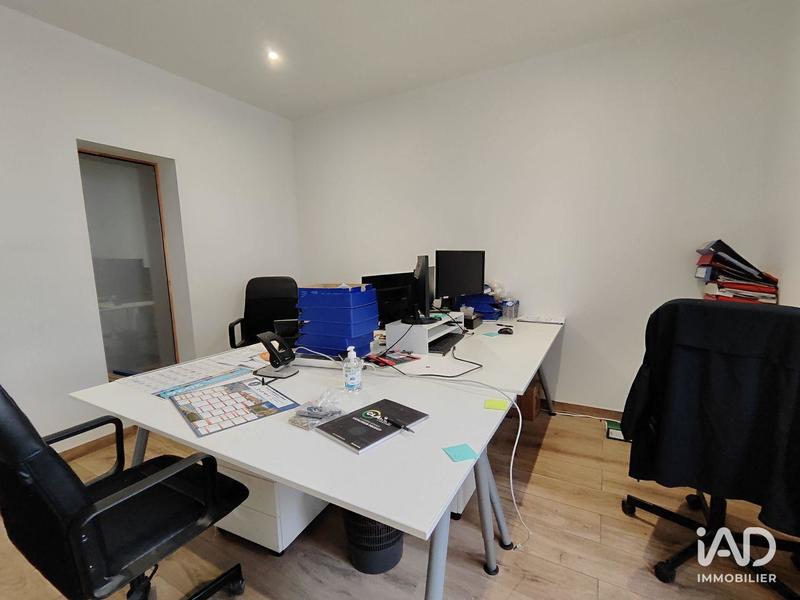 Local commercial - 1 700 m²