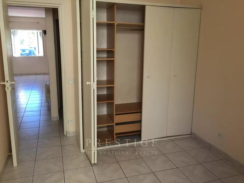 Maison - 215 m² - 9 pièces