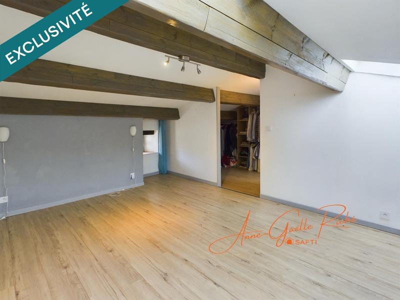 Maison - 300 m² - 16 pièces